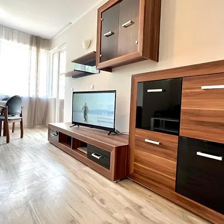 Апартаменты Bratanov Asteria Family