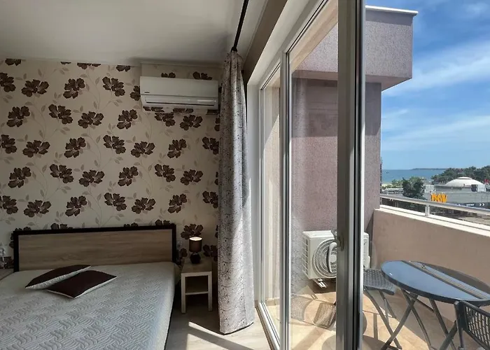 Bratanov Asteria Family