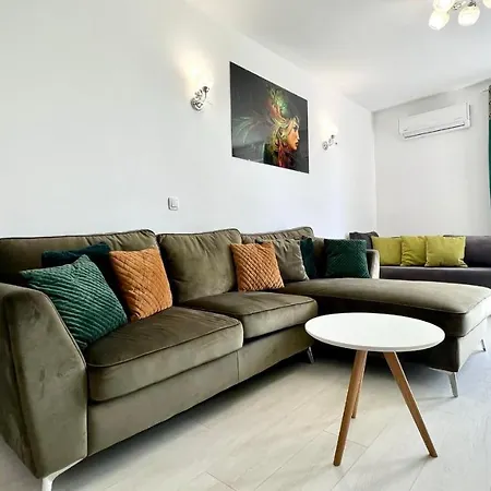 Bratanov Asteria Family *