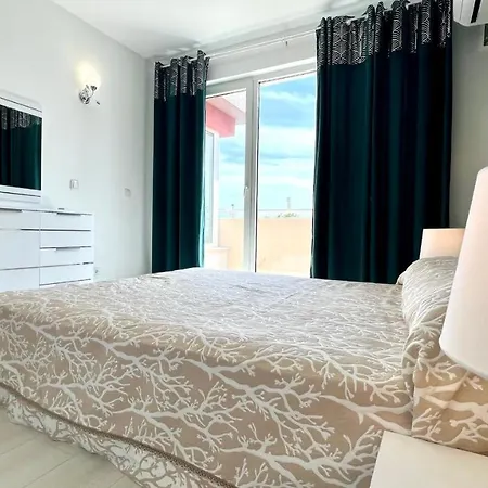Bratanov Asteria Family Apartment *