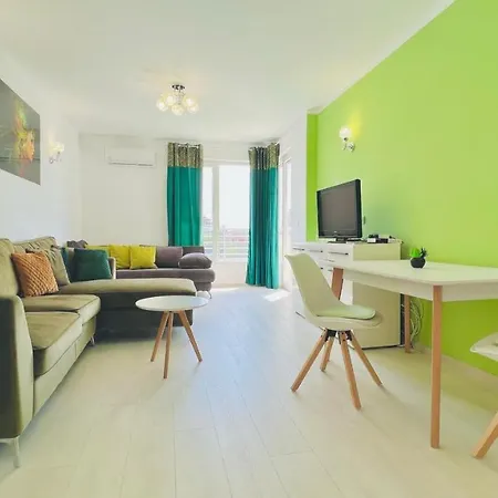 Bratanov Asteria Family Apartment