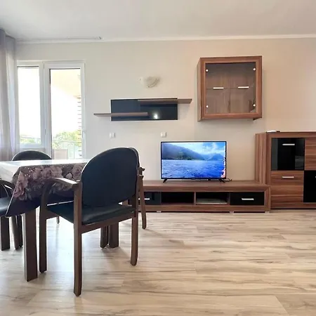 Bratanov Asteria Family Apartment *
