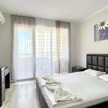 Bratanov Asteria Family