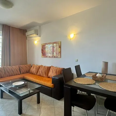 Bratanov Asteria Family Apartment