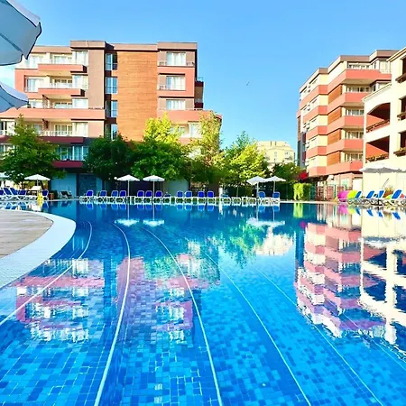 Bratanov Asteria Family Apartment