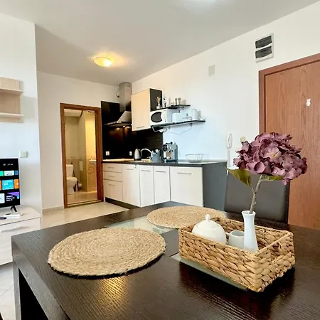 Bratanov Asteria Family Apartmán *