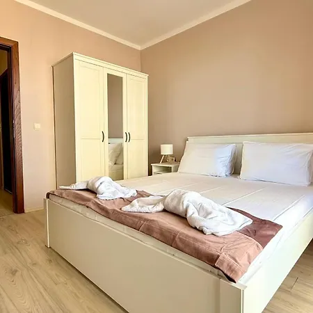 Bratanov Asteria Family