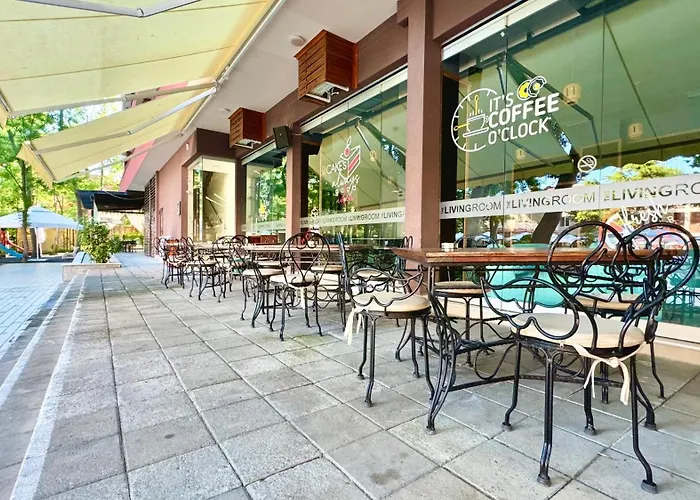 Апартаменти Bratanov Asteria Family