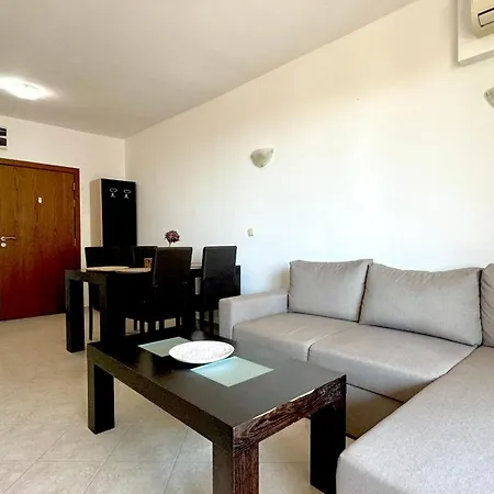 Bratanov Asteria Family Apartment