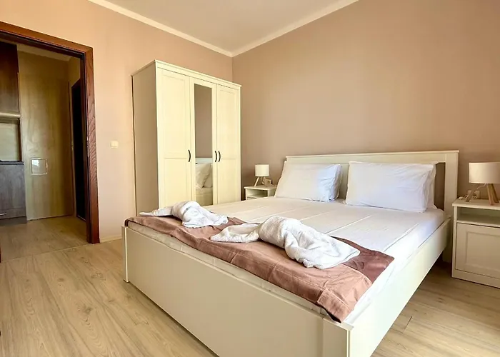 Bratanov Asteria Family